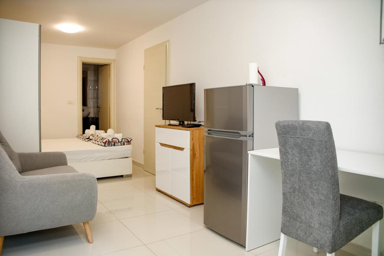Отель Studio Apartman Сплит Экстерьер фото